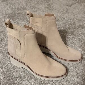 Dolce Vita Rielle Women's Cream Ankle Boots